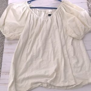 Woman’s short sleeve puff shirt!